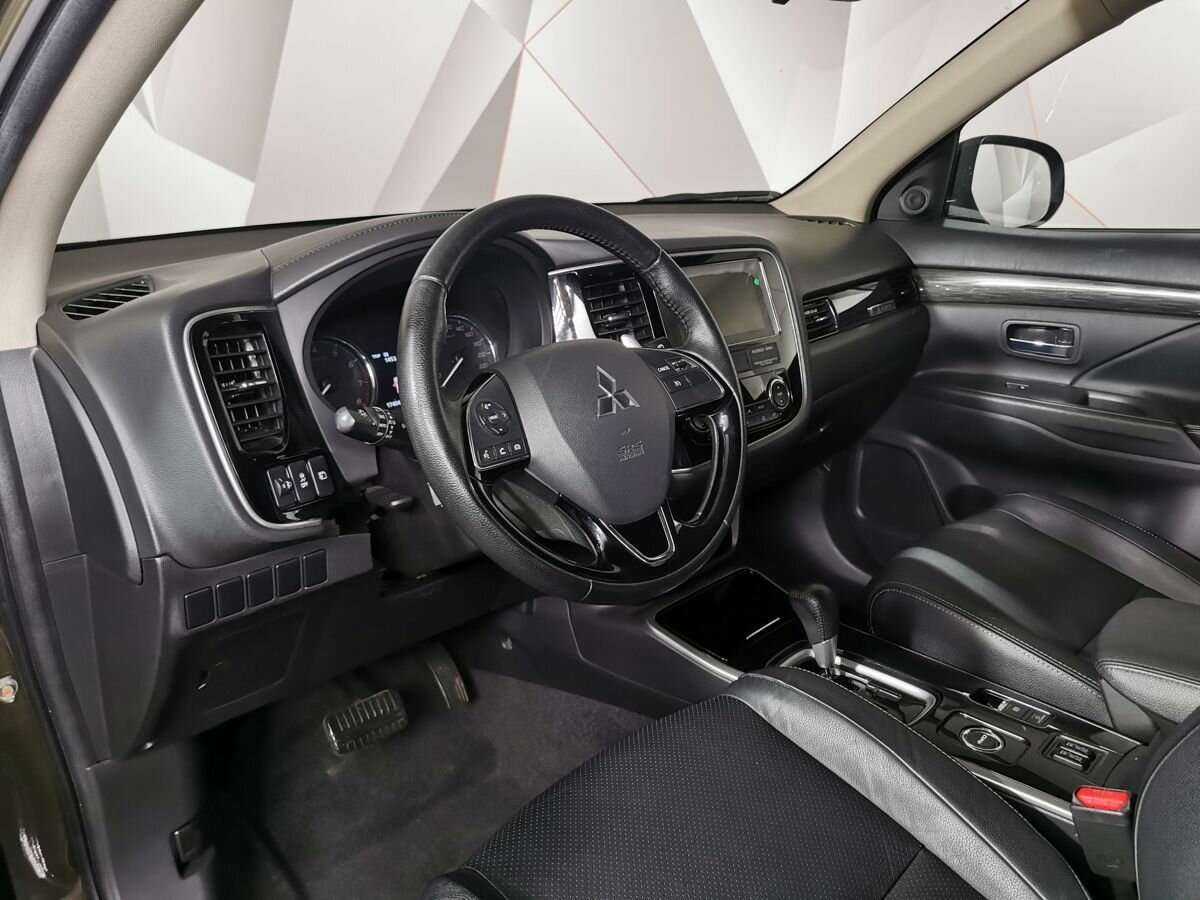 Купить Mitsubishi Outlander с пробегом. Фото: #13