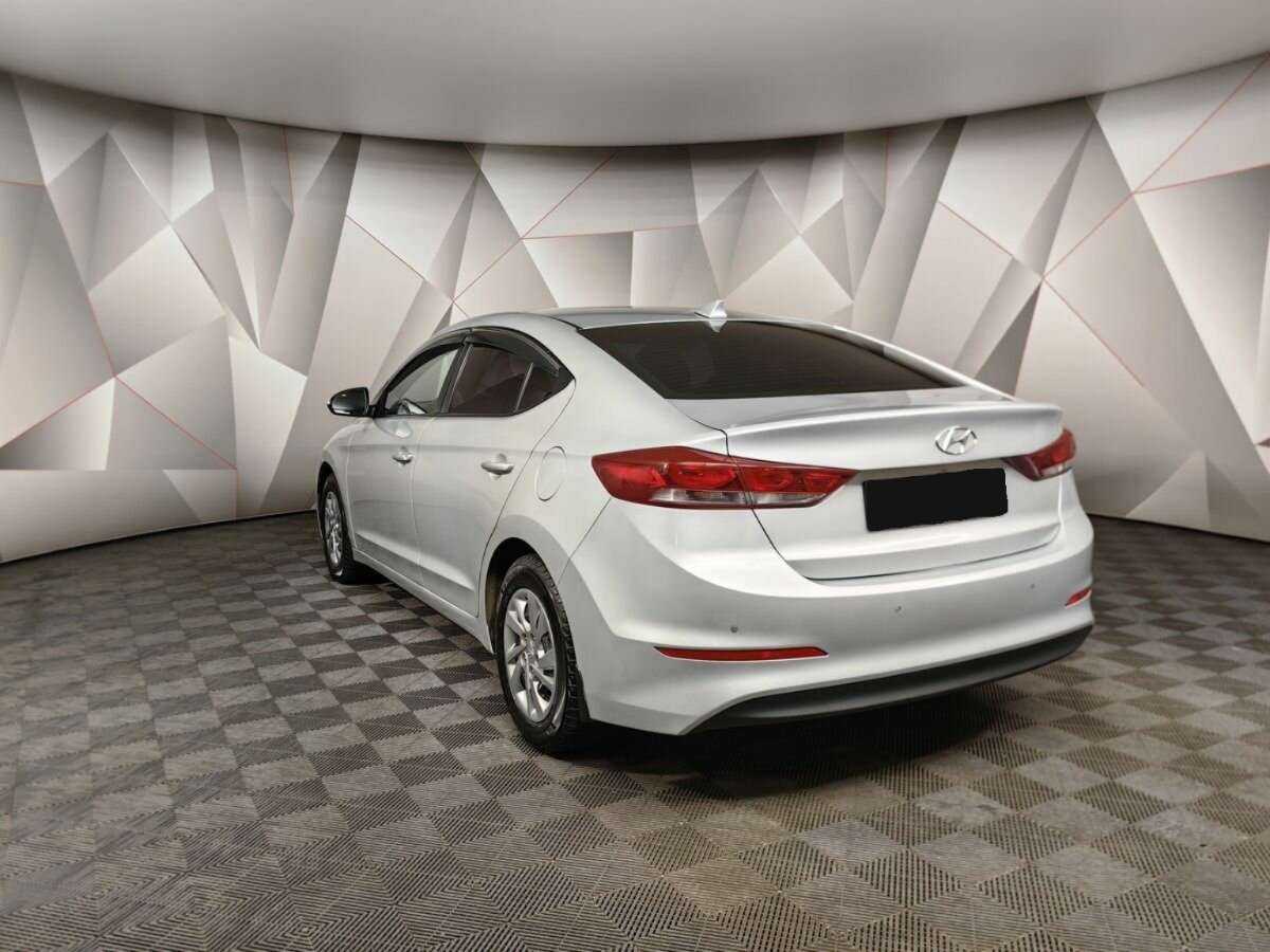 Купить Hyundai Elantra с пробегом. Фото: #2