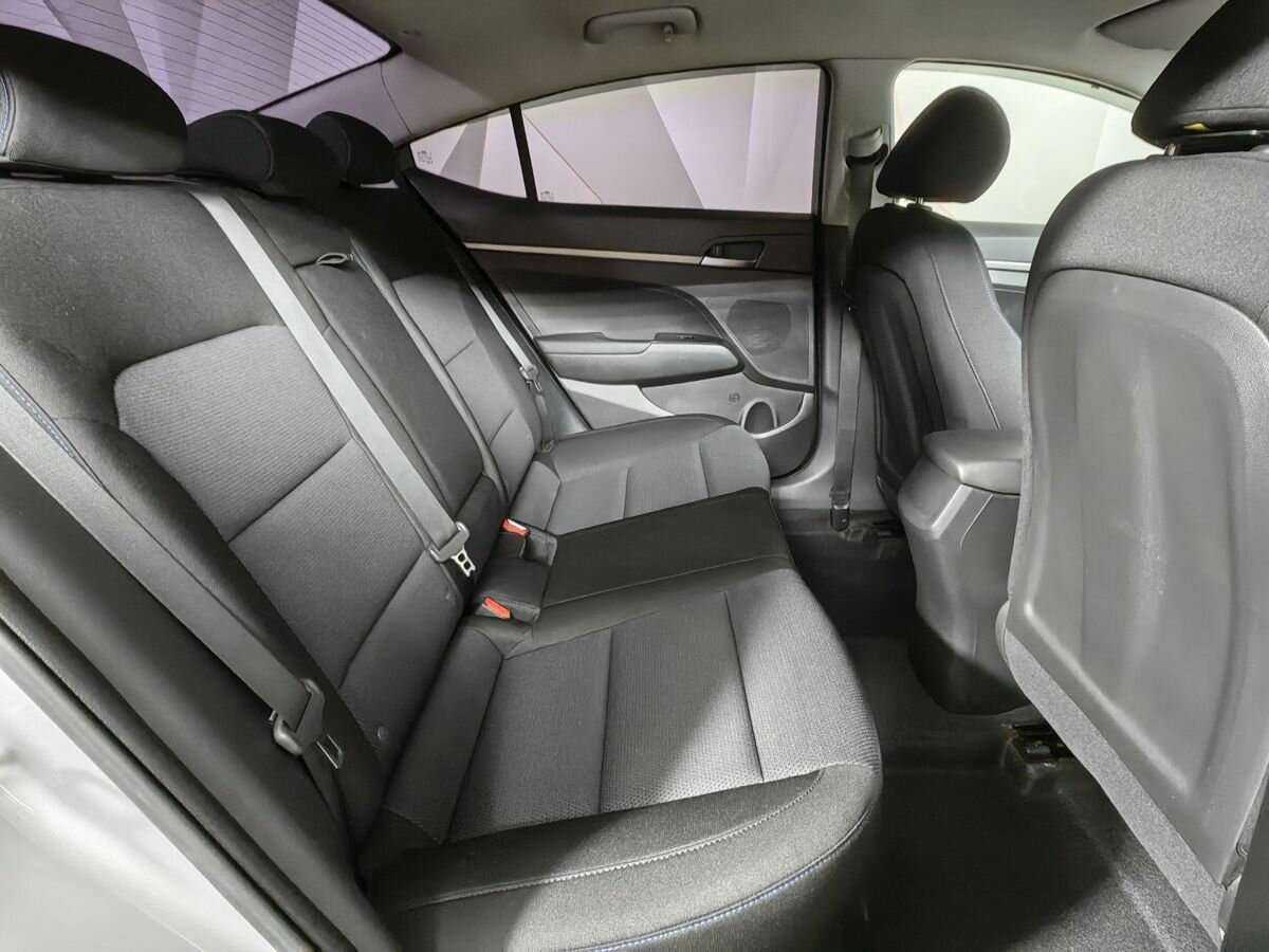 Купить Hyundai Elantra с пробегом. Фото: #10