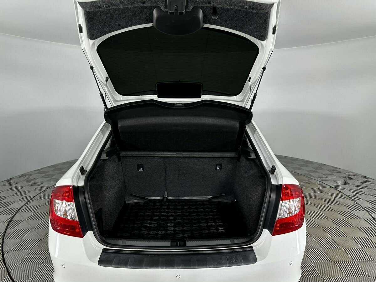 Купить Skoda Rapid с пробегом. Фото: #16