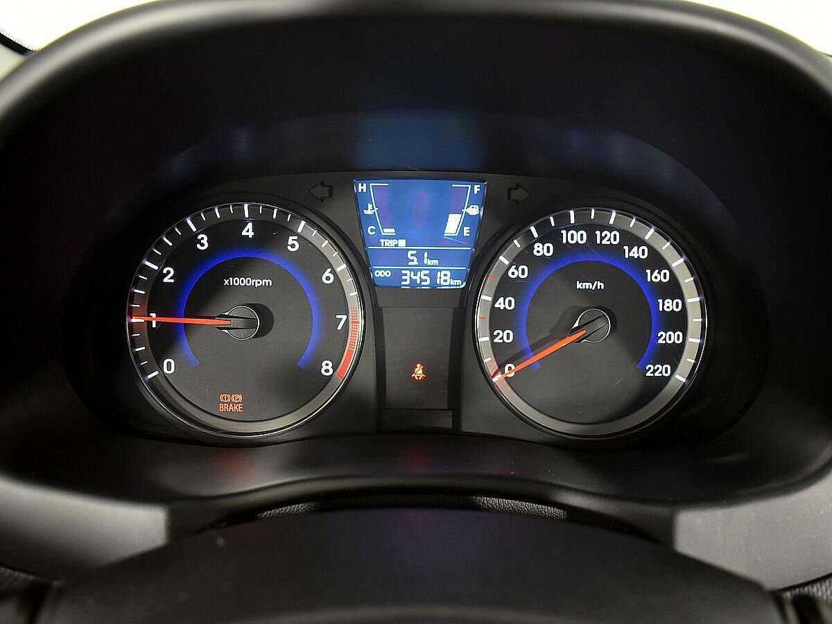 Купить Hyundai Solaris с пробегом. Фото: #11