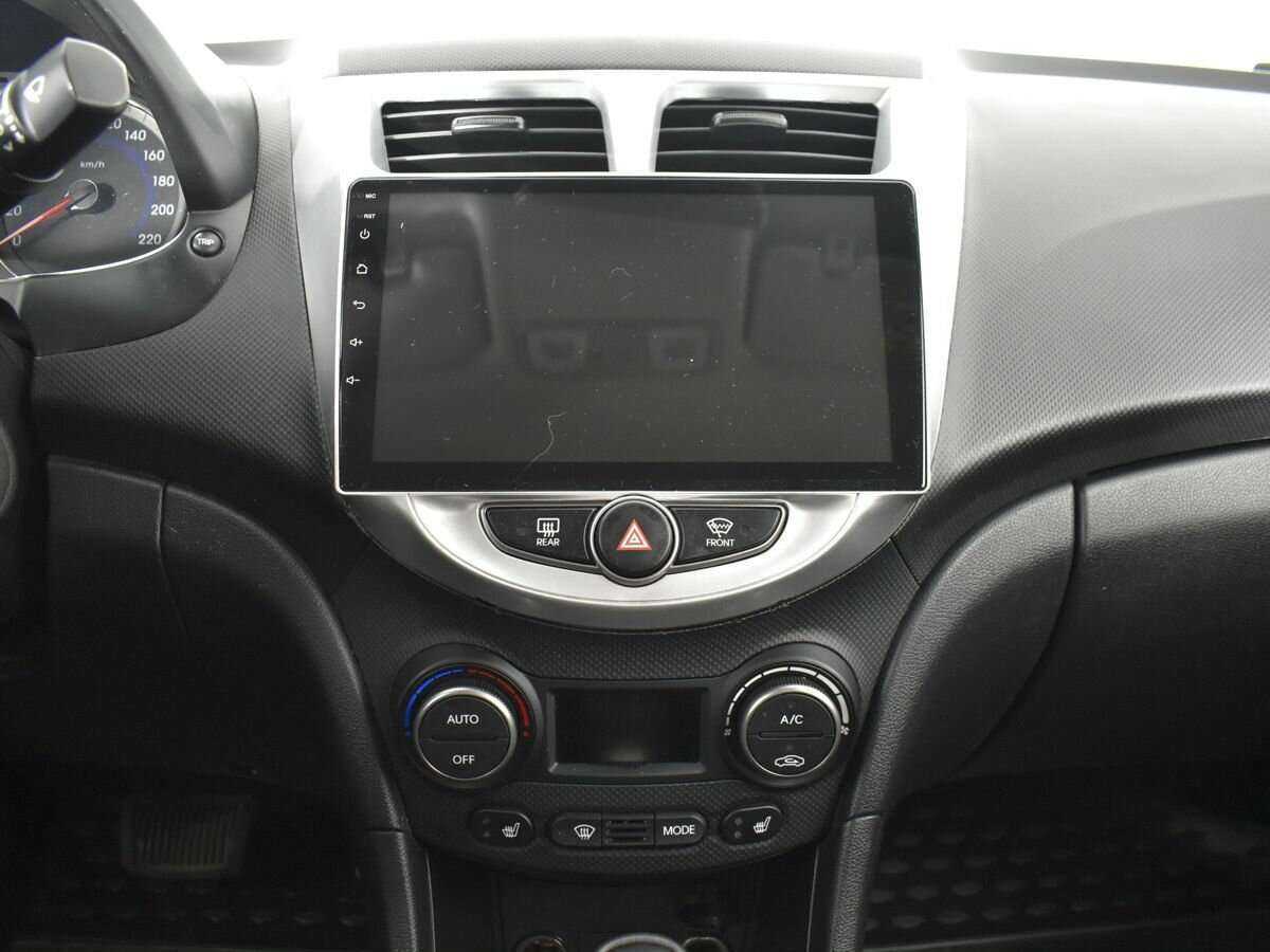 Купить Hyundai Solaris с пробегом. Фото: #11