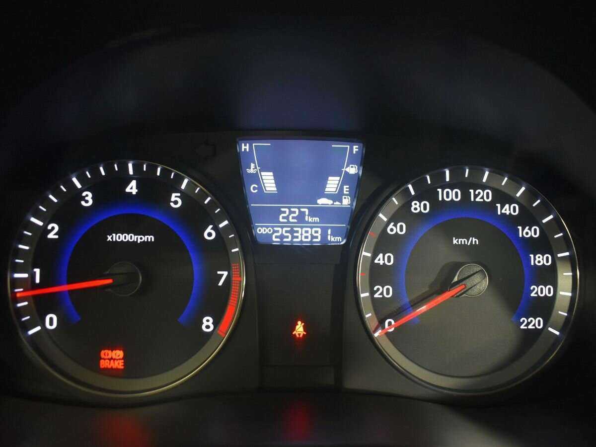 Купить Hyundai Solaris с пробегом. Фото: #12