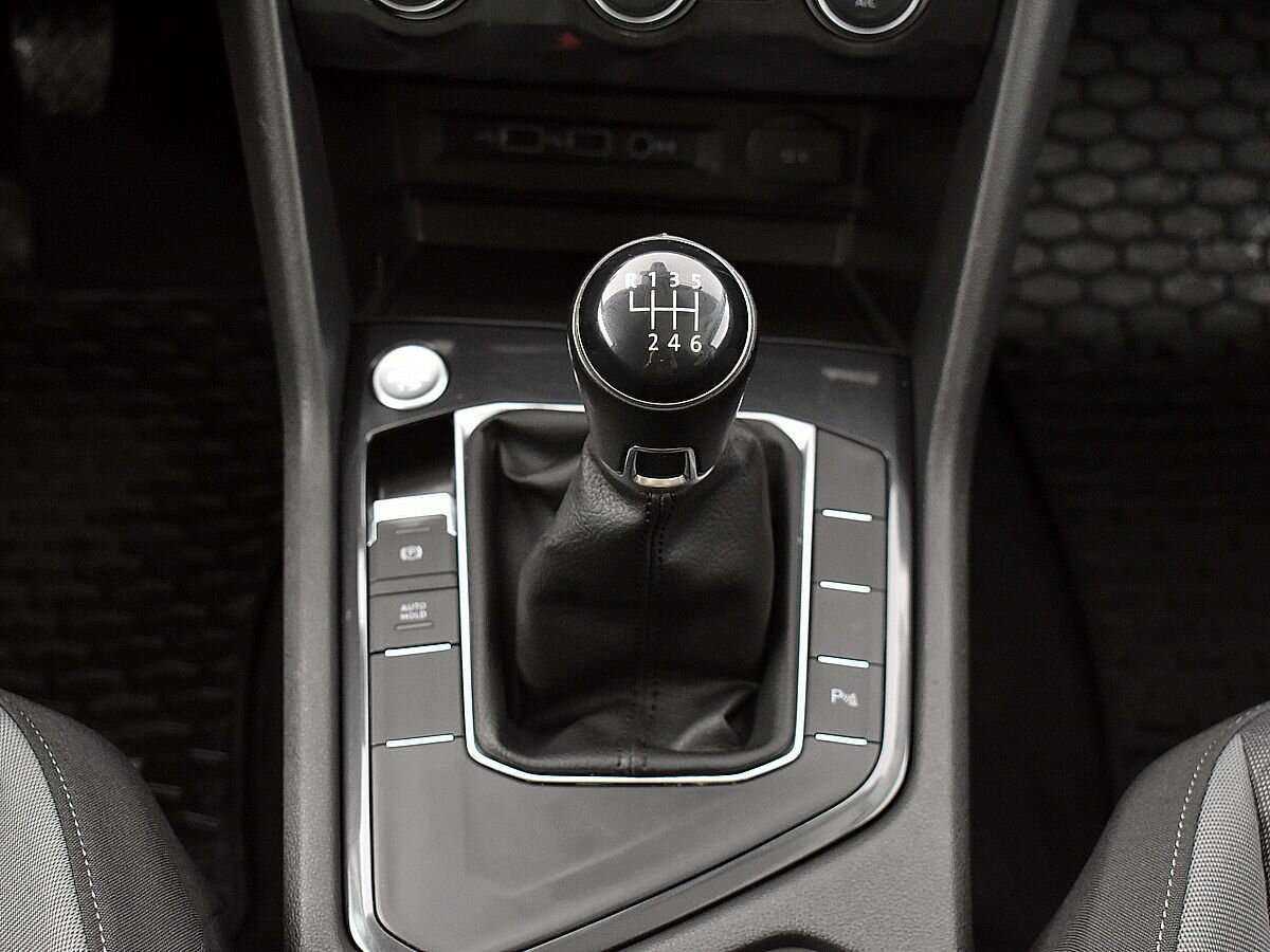 Купить Volkswagen Tiguan с пробегом. Фото: #12