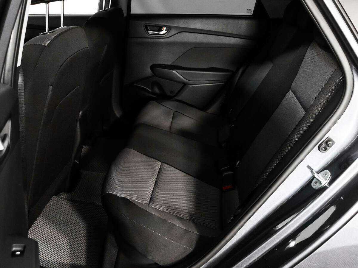 Купить Hyundai Solaris с пробегом. Фото: #9