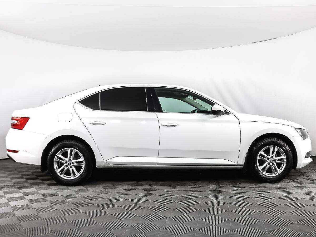 Купить Skoda Superb с пробегом. Фото: #3