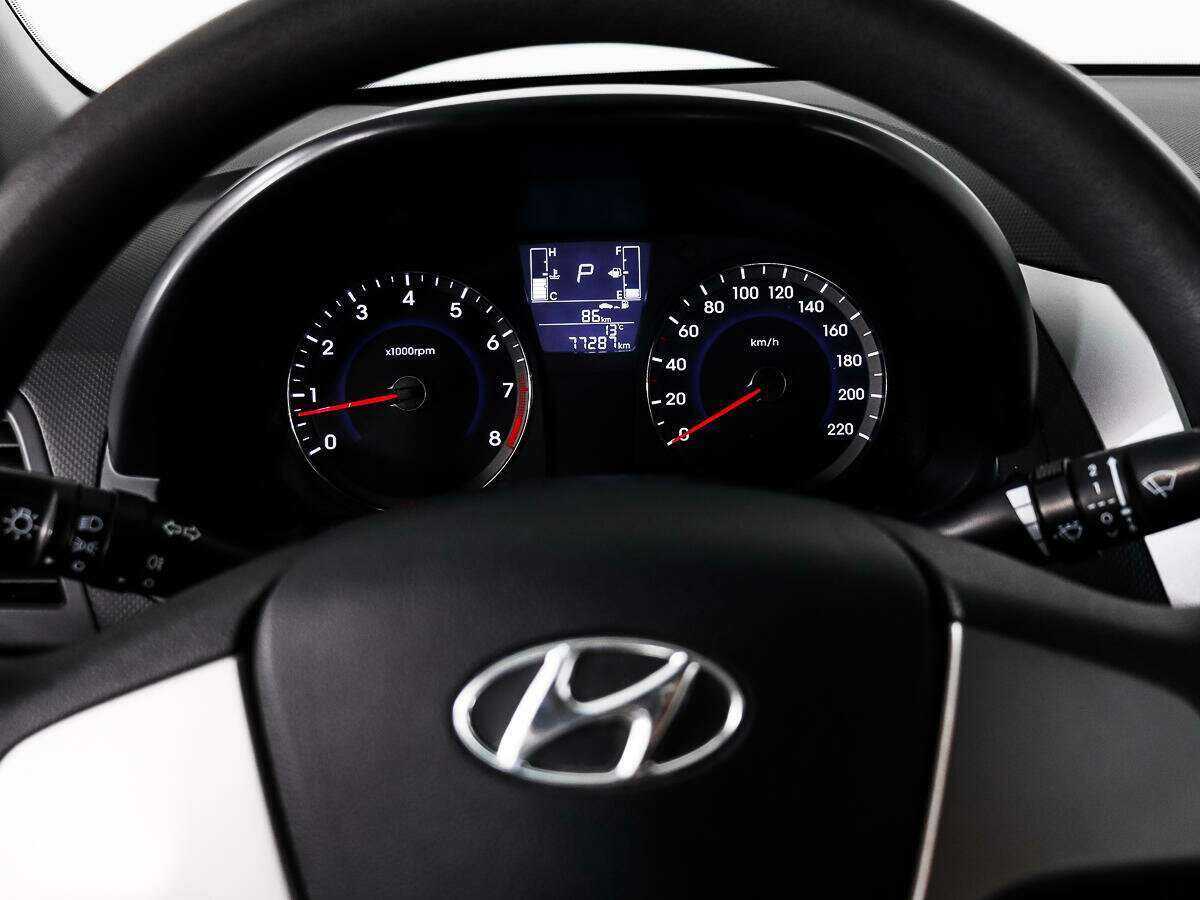 Купить Hyundai Solaris с пробегом. Фото: #14