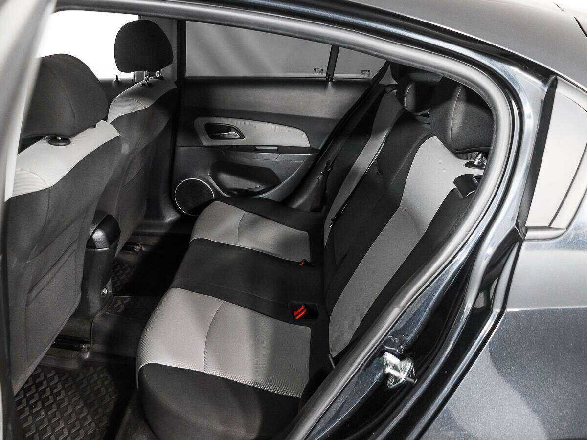 Купить Chevrolet Cruze с пробегом. Фото: #9
