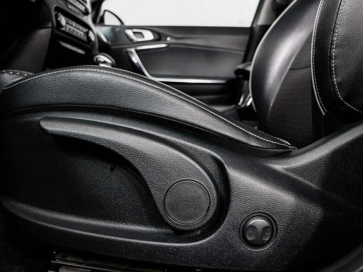 Купить Kia Ceed с пробегом. Фото: #9