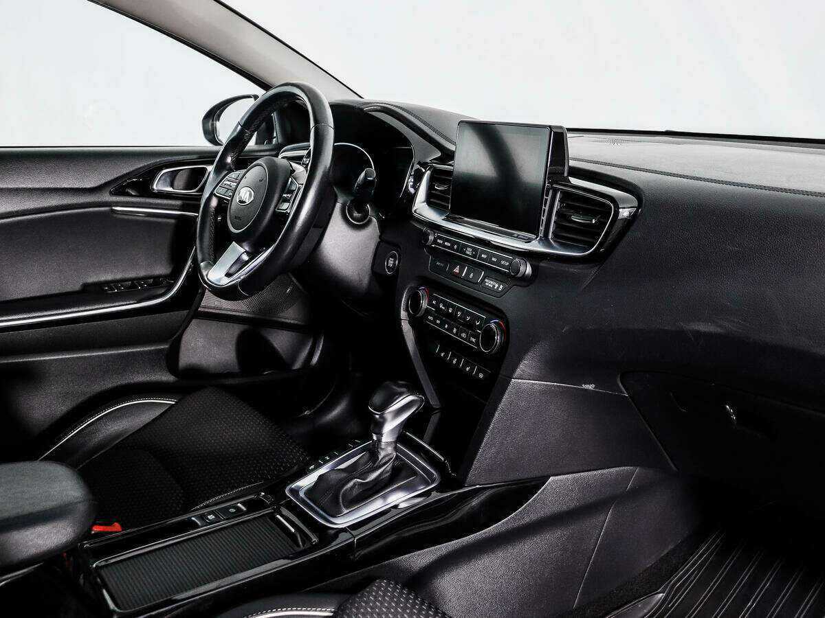 Купить Kia Ceed с пробегом. Фото: #14