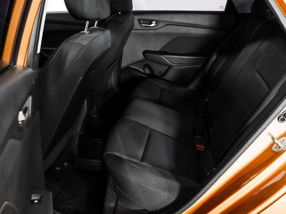 Купить Hyundai Solaris с пробегом. Фото: #7