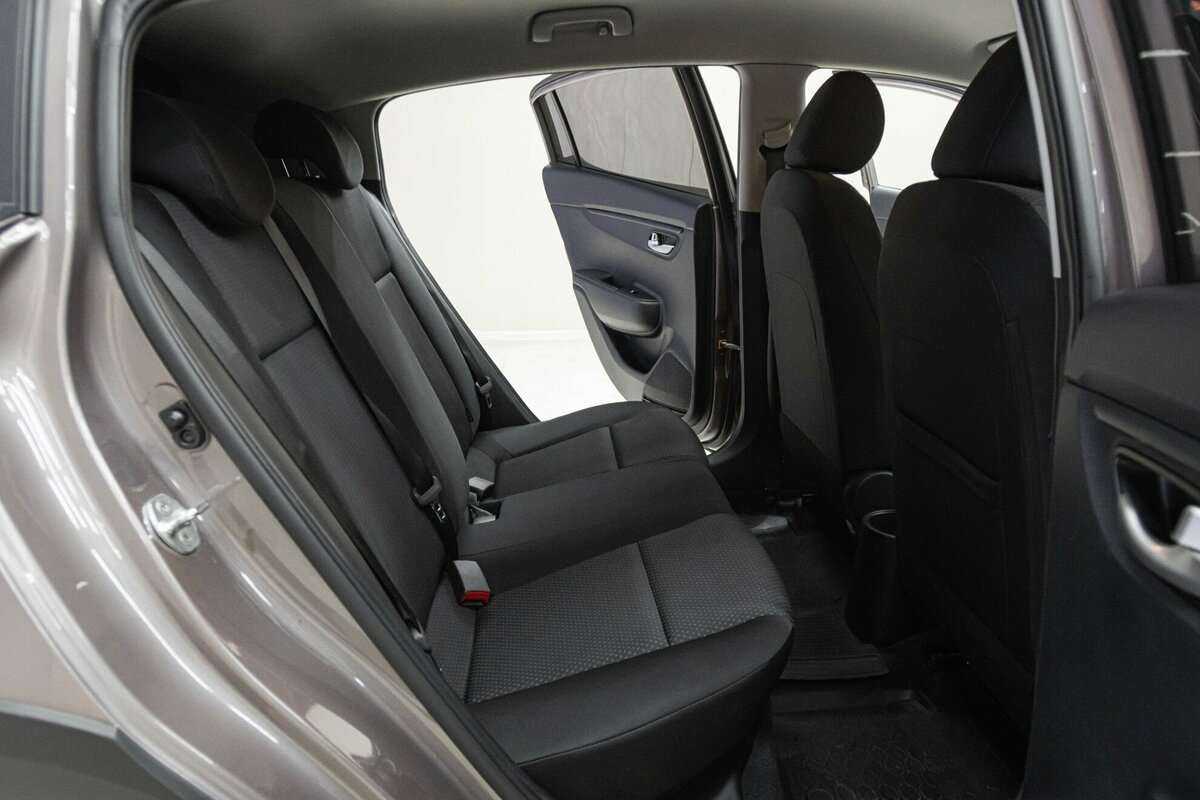 Купить Kia Rio с пробегом. Фото: #13