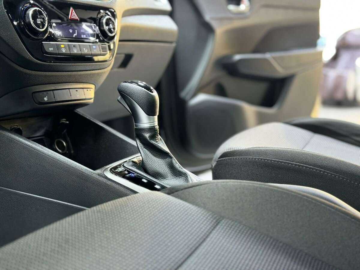 Купить Hyundai Solaris с пробегом. Фото: #16