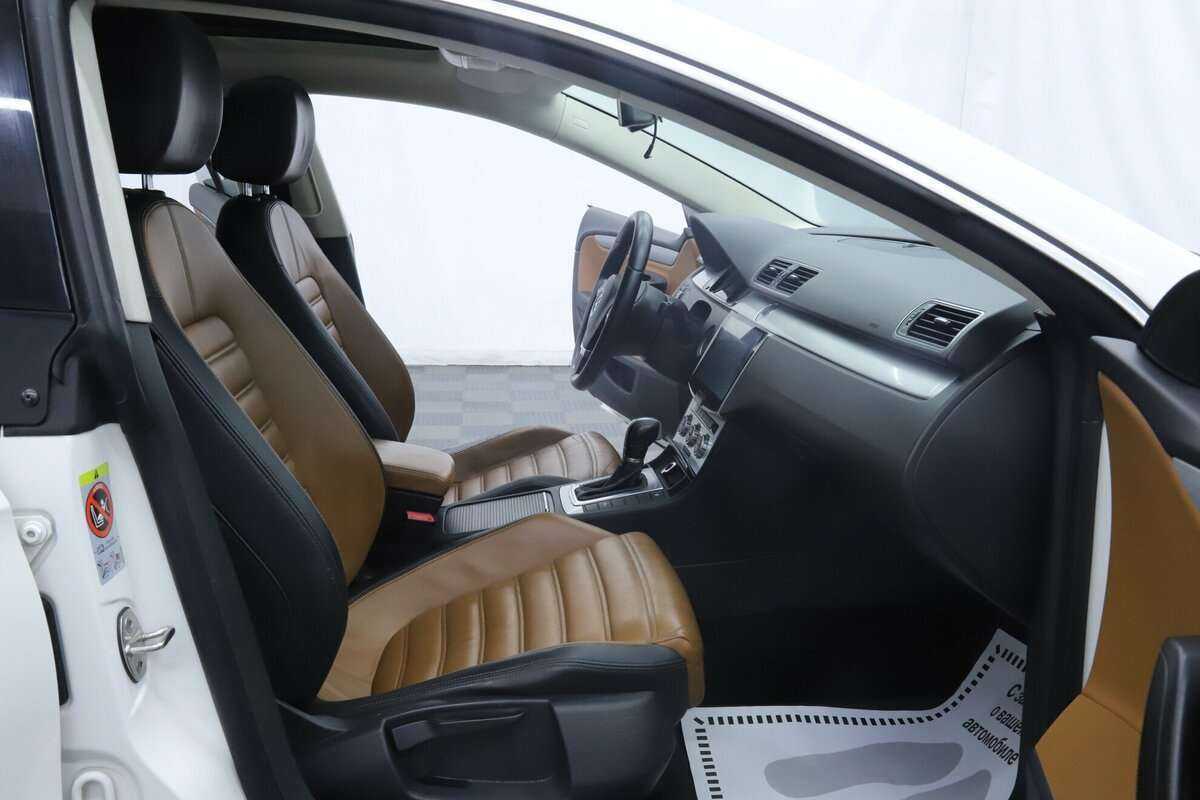 Купить Volkswagen Passat CC с пробегом. Фото: #13