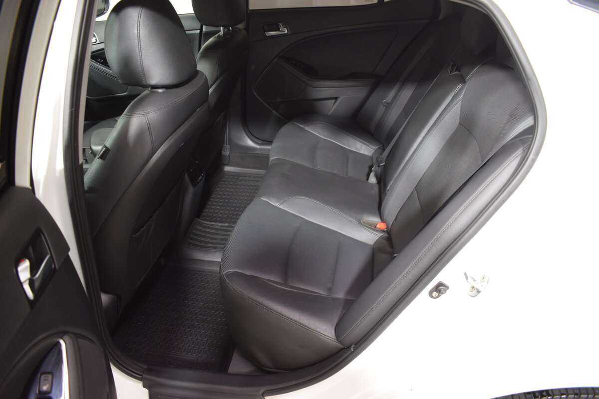 Купить Kia Optima с пробегом. Фото: #10