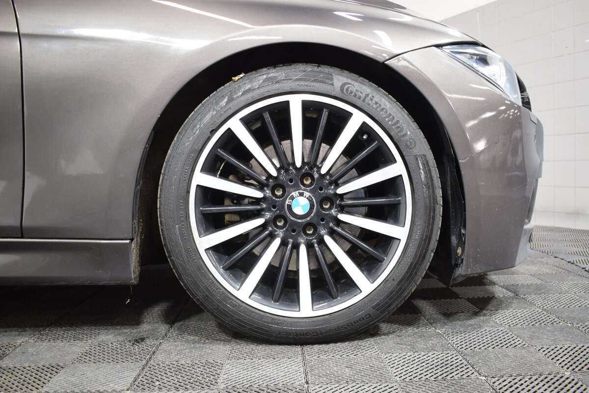 Купить BMW 3 серии с пробегом. Фото: #21