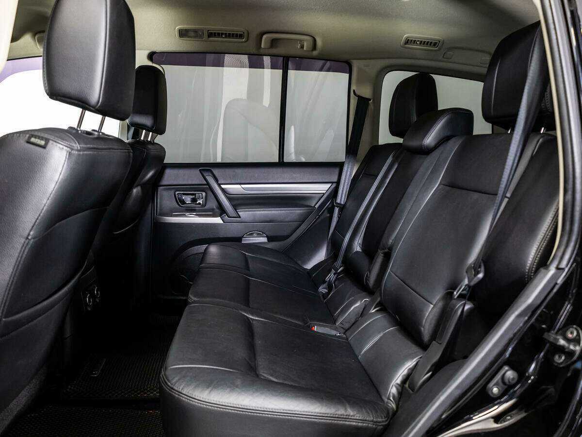 Купить Mitsubishi Pajero с пробегом. Фото: #9