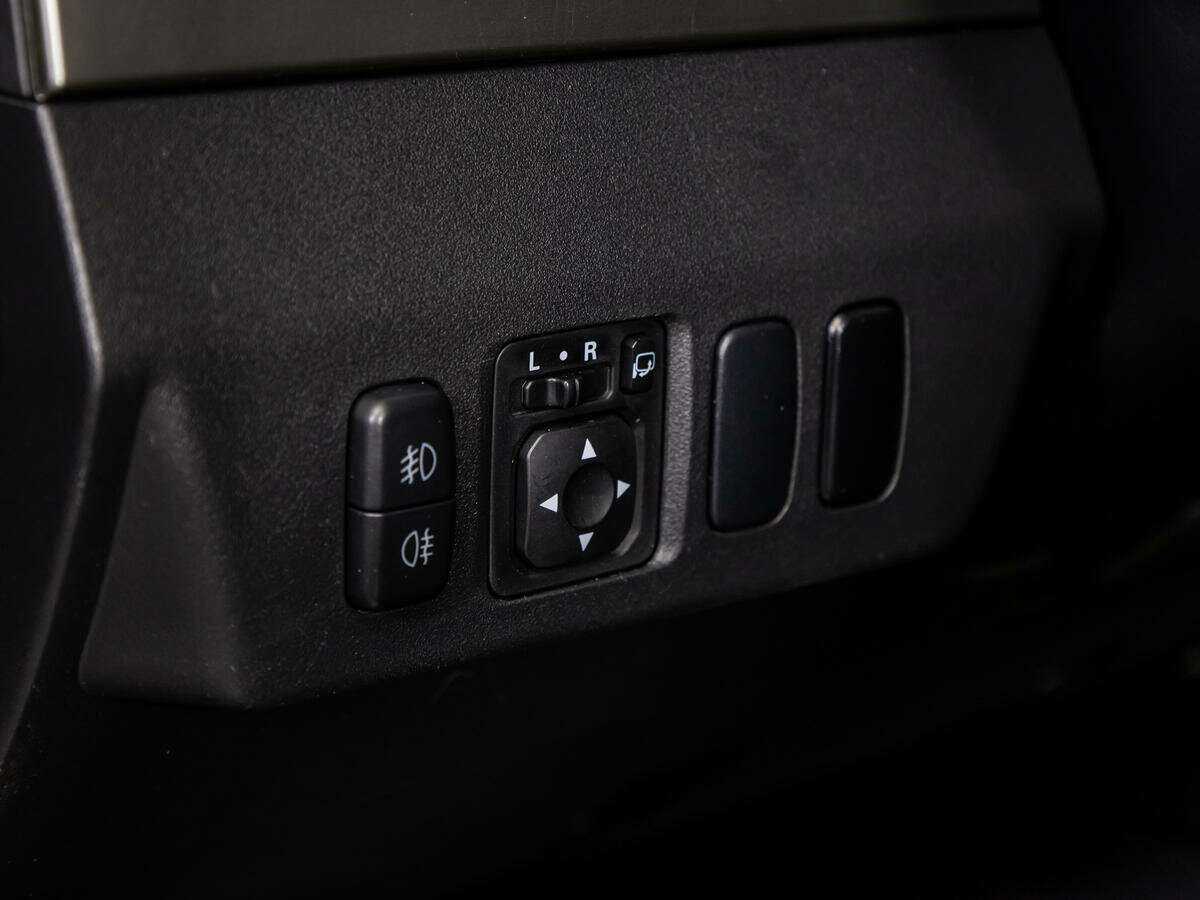 Купить Mitsubishi Pajero с пробегом. Фото: #17