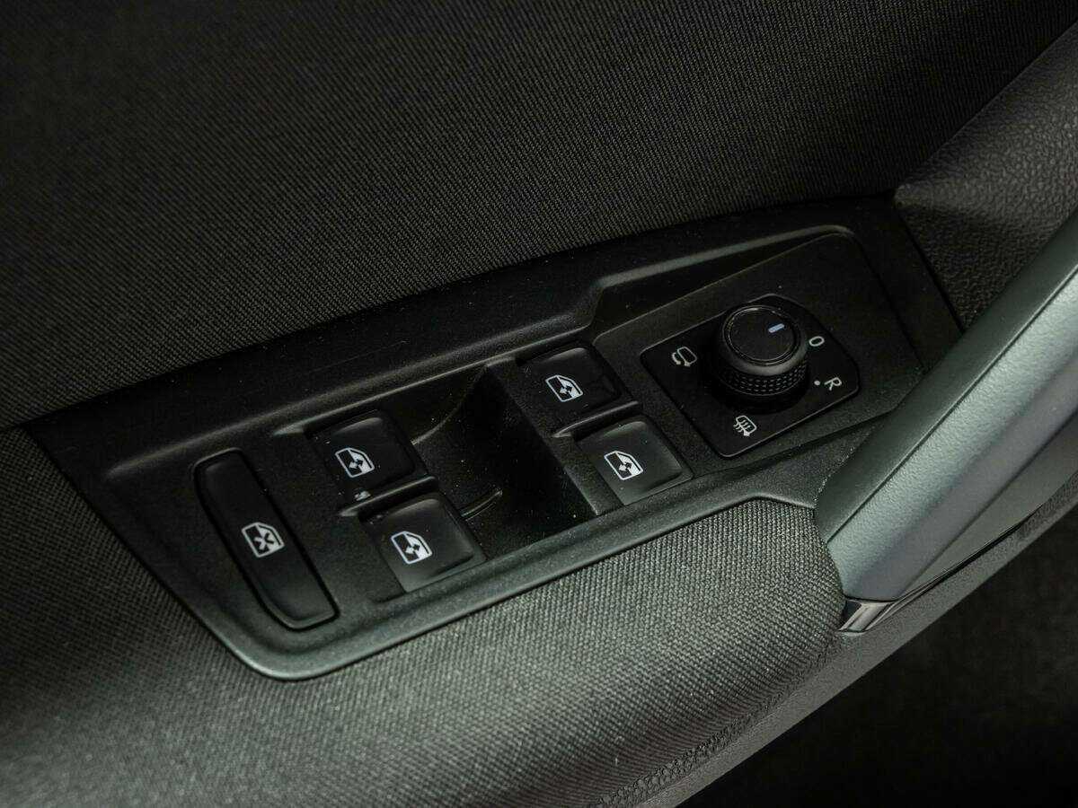 Купить Volkswagen Tiguan с пробегом. Фото: #12