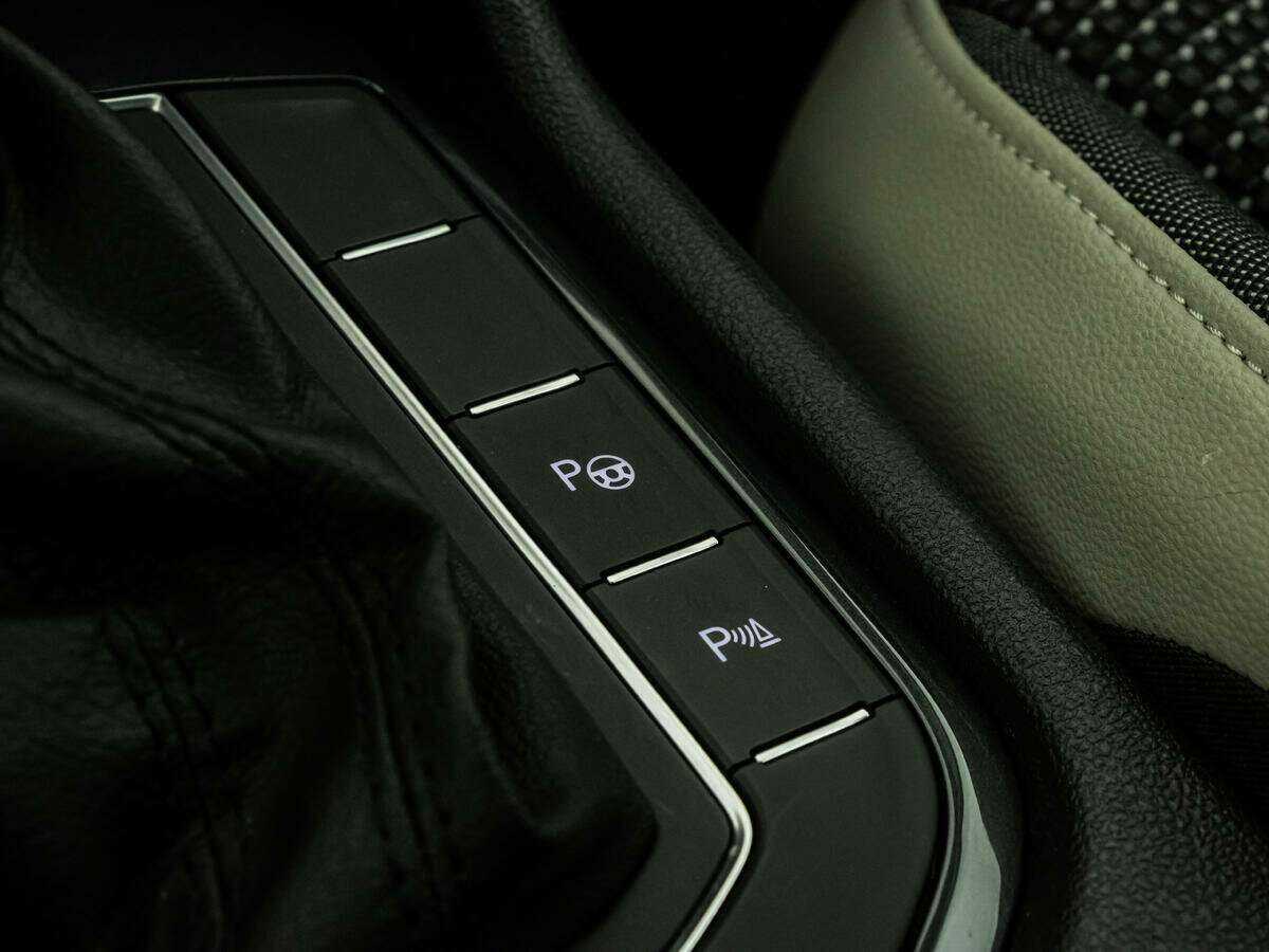 Купить Volkswagen Tiguan с пробегом. Фото: #17