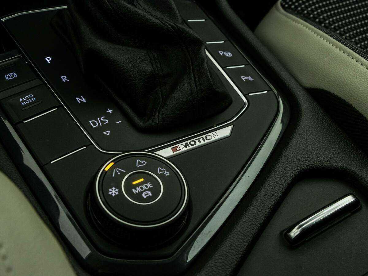 Купить Volkswagen Tiguan с пробегом. Фото: #18