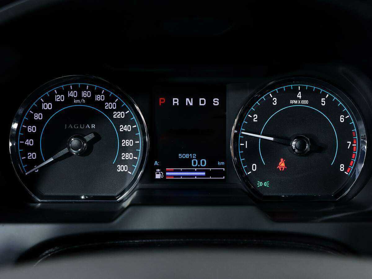 Купить Jaguar XF с пробегом. Фото: #17