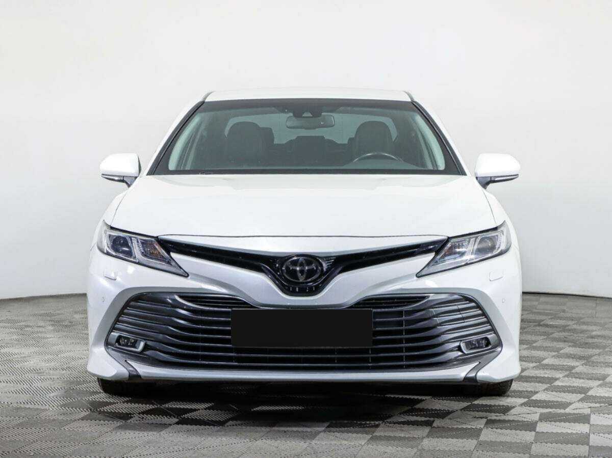Купить Toyota Camry с пробегом. Фото: #1