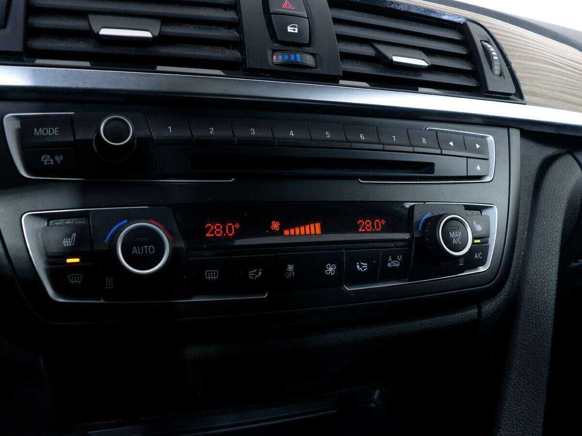 Купить BMW 3 серии с пробегом. Фото: #11