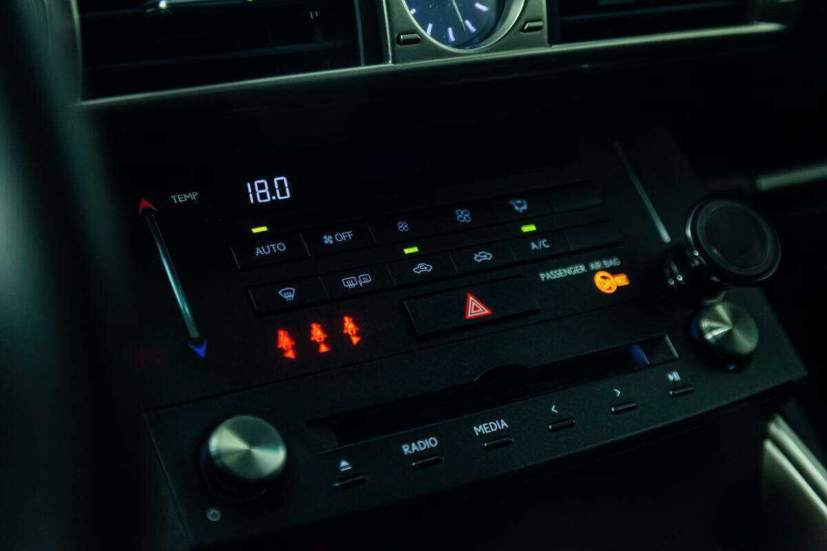 Купить Lexus IS с пробегом. Фото: #18