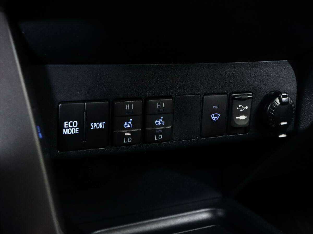Купить Toyota RAV4 с пробегом. Фото: #15