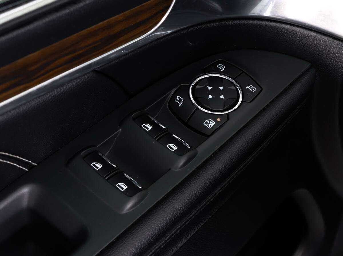 Купить Ford Explorer с пробегом. Фото: #19