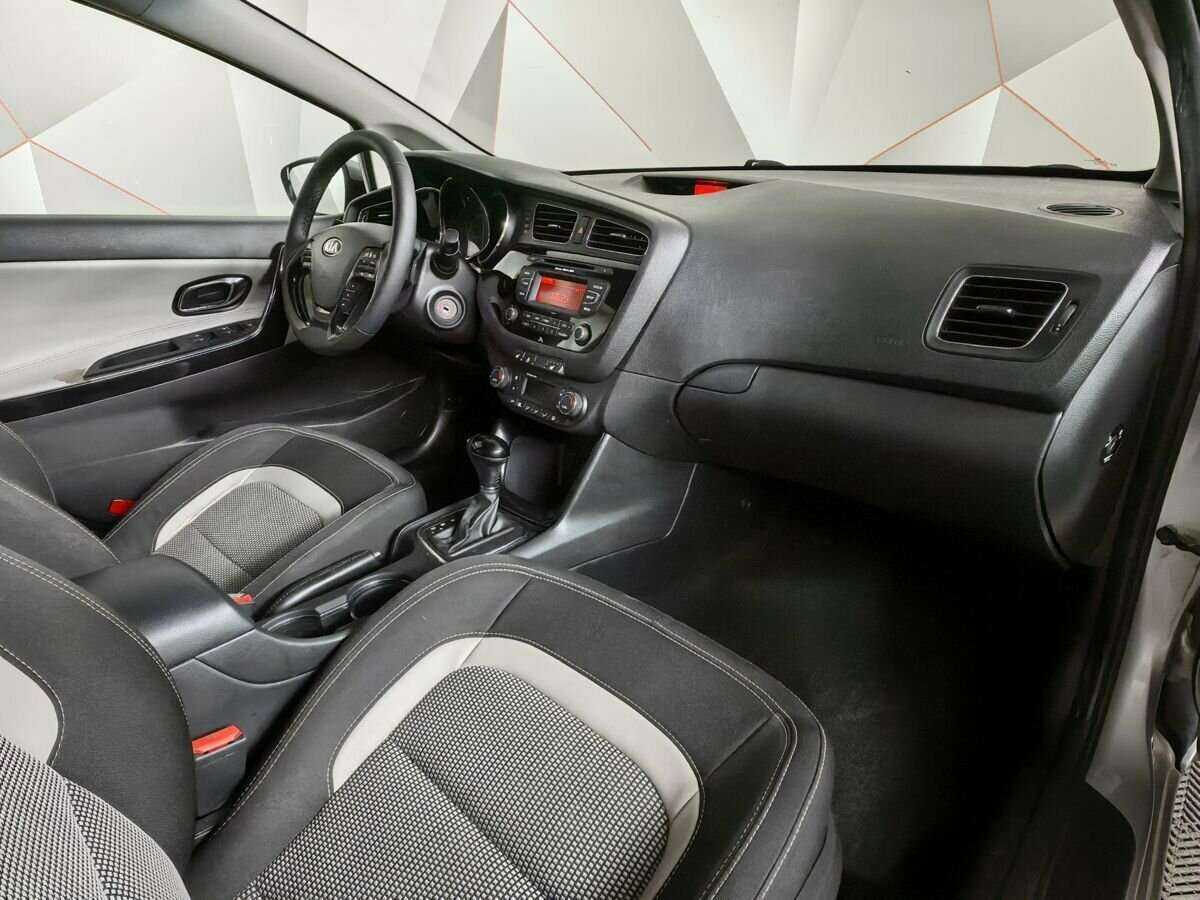 Купить Kia Ceed с пробегом. Фото: #7