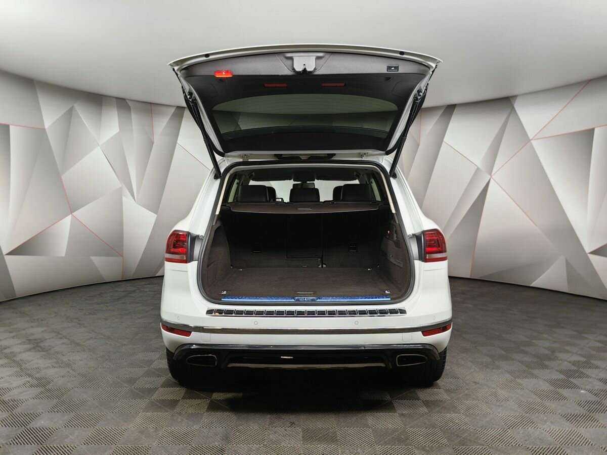 Купить Volkswagen Touareg с пробегом. Фото: #17