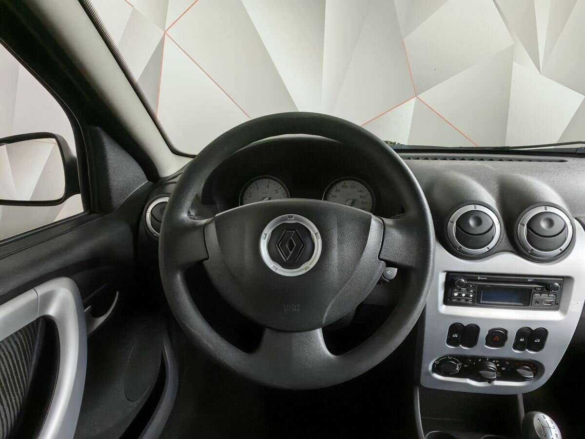 Купить Renault Sandero с пробегом. Фото: #11