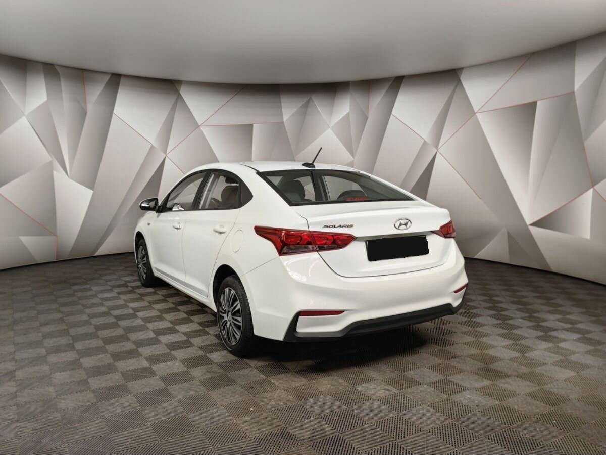 Купить Hyundai Solaris с пробегом. Фото: #2