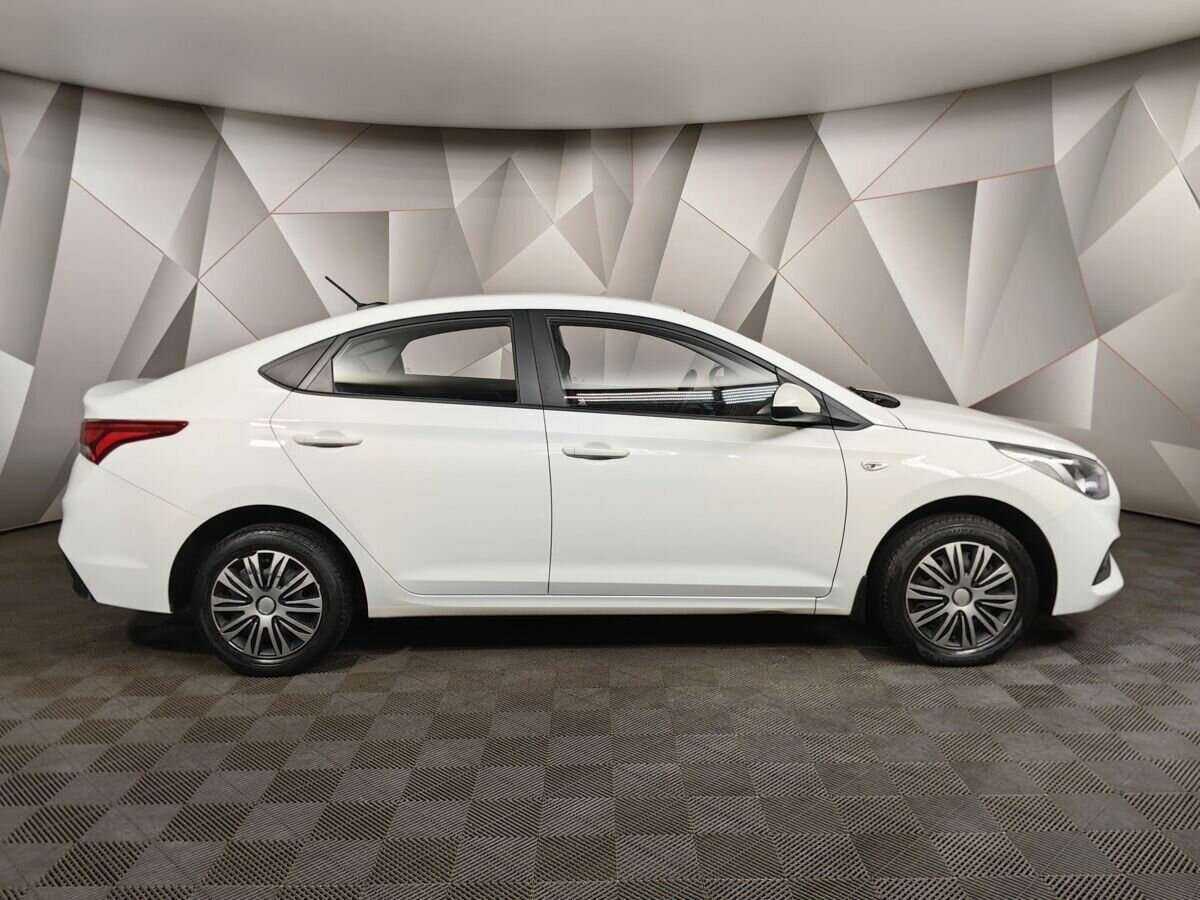 Купить Hyundai Solaris с пробегом. Фото: #4