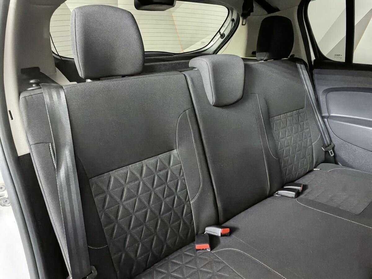 Купить Renault Sandero с пробегом. Фото: #12