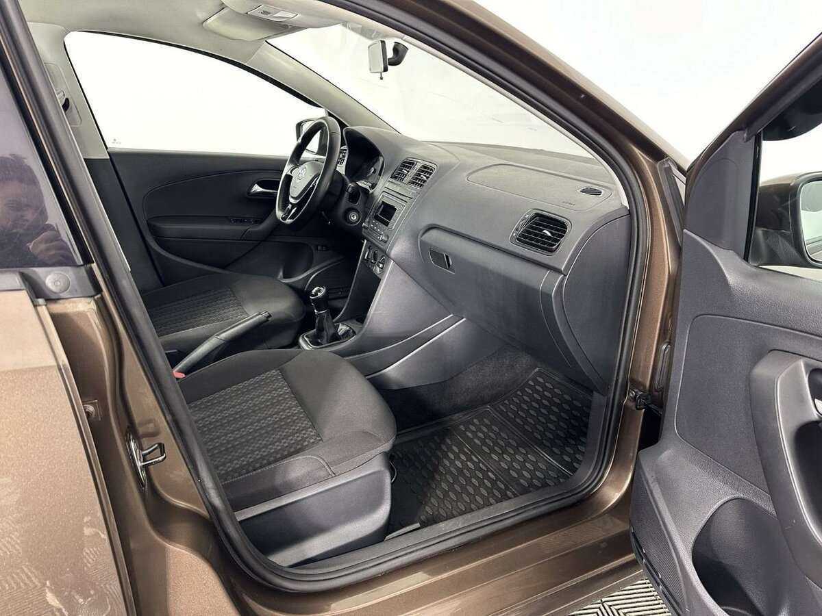 Купить Volkswagen Polo с пробегом. Фото: #13