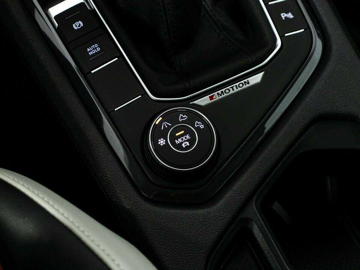 Купить Volkswagen Tiguan с пробегом. Фото: #15