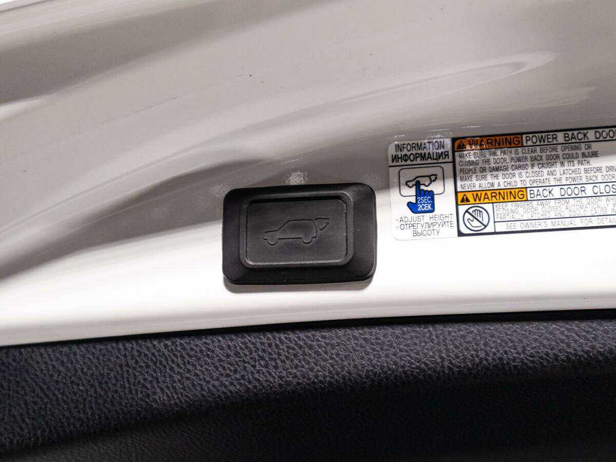 Купить Toyota RAV4 с пробегом. Фото: #15