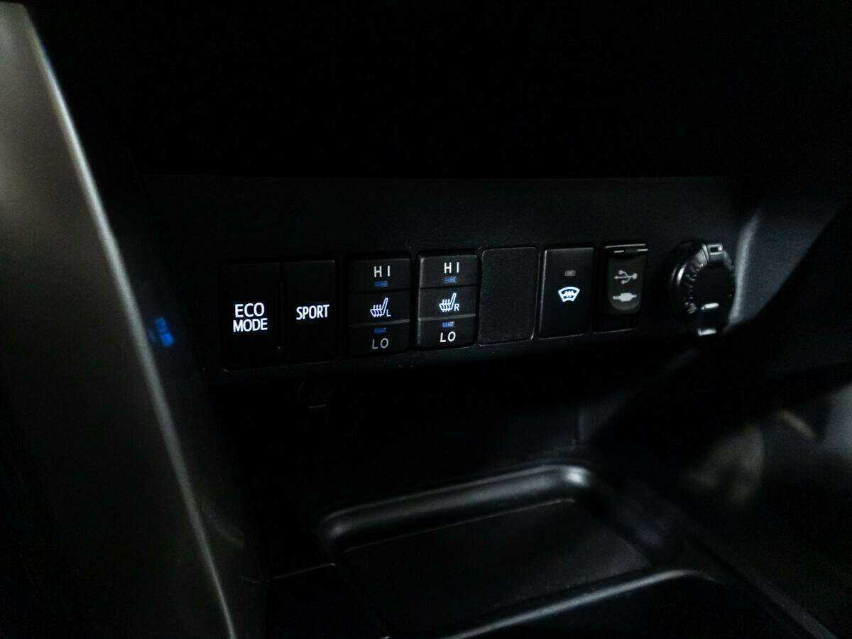 Купить Toyota RAV4 с пробегом. Фото: #20