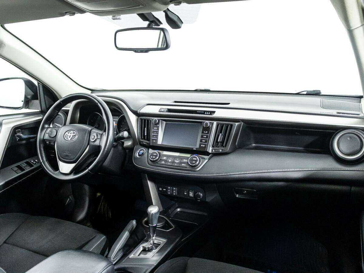 Купить Toyota RAV4 с пробегом. Фото: #8
