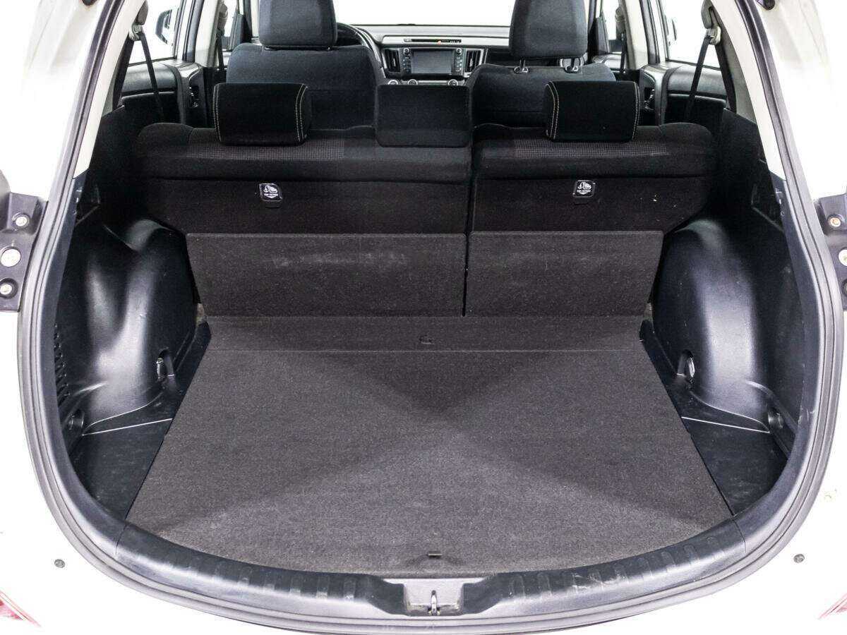 Купить Toyota RAV4 с пробегом. Фото: #14