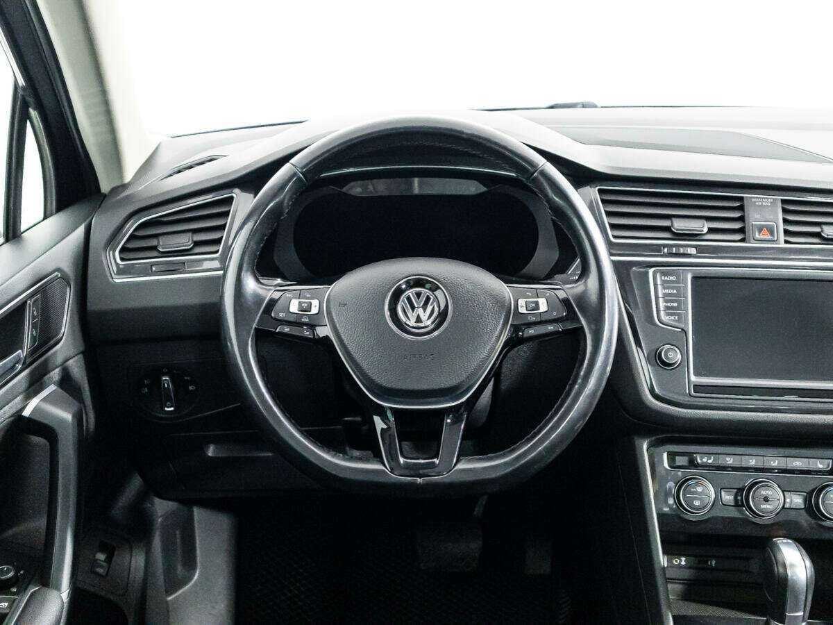 Купить Volkswagen Tiguan с пробегом. Фото: #19