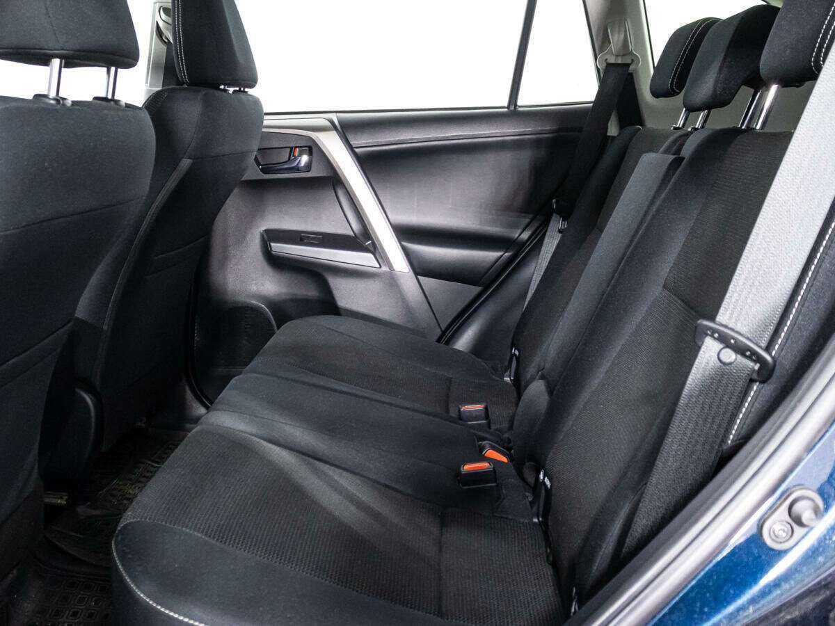 Купить Toyota RAV4 с пробегом. Фото: #9