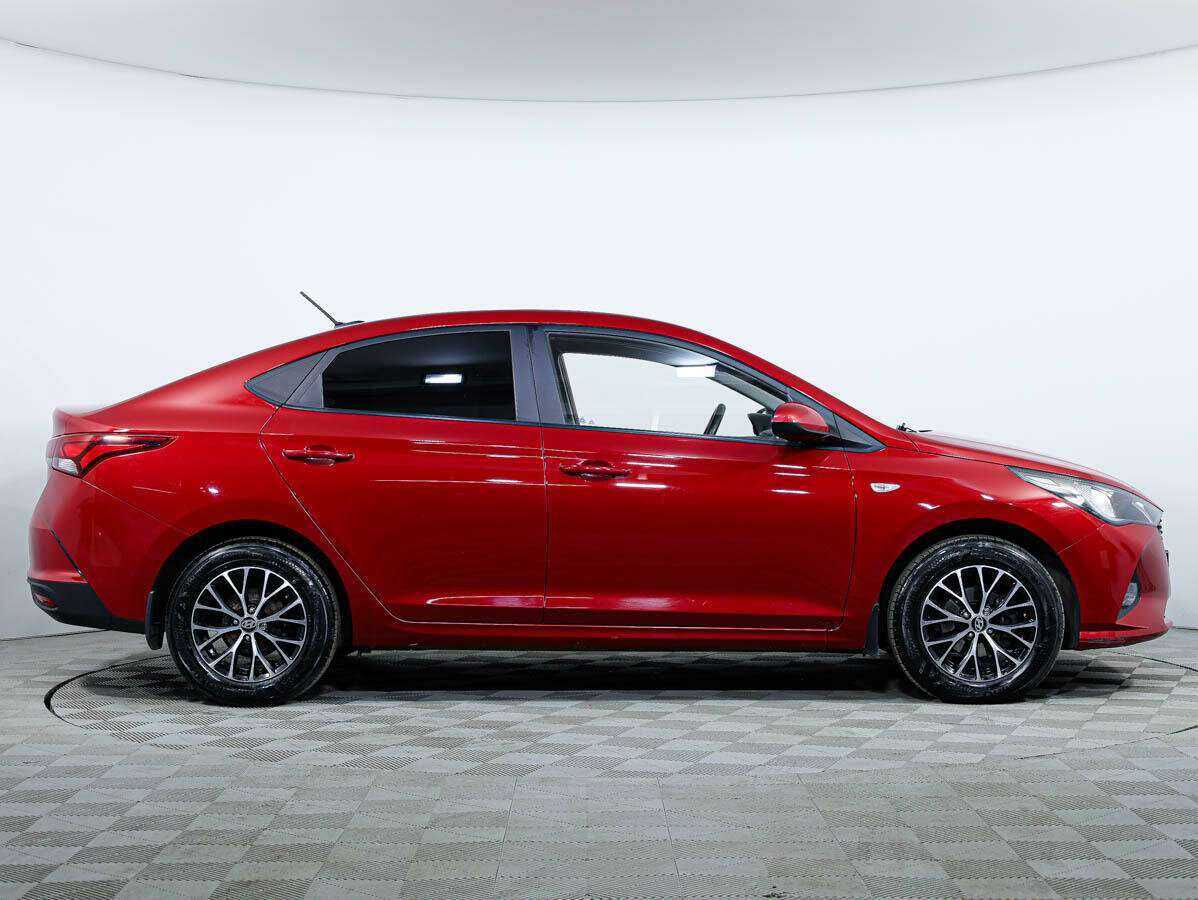 Купить Hyundai Solaris с пробегом. Фото: #2