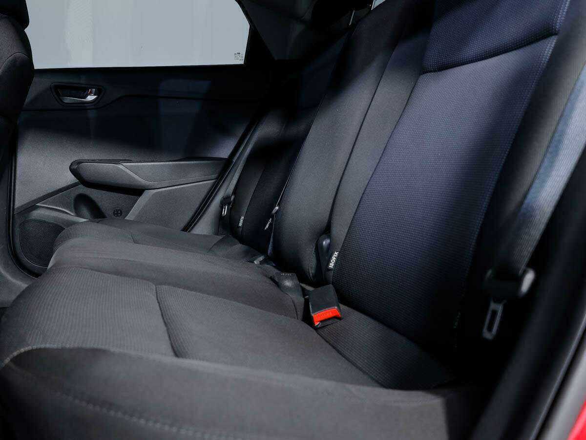 Купить Hyundai Solaris с пробегом. Фото: #10