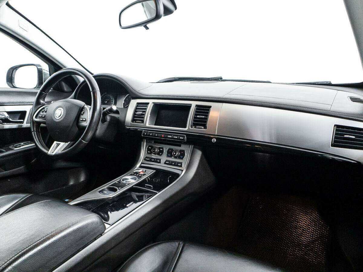 Купить Jaguar XF с пробегом. Фото: #8