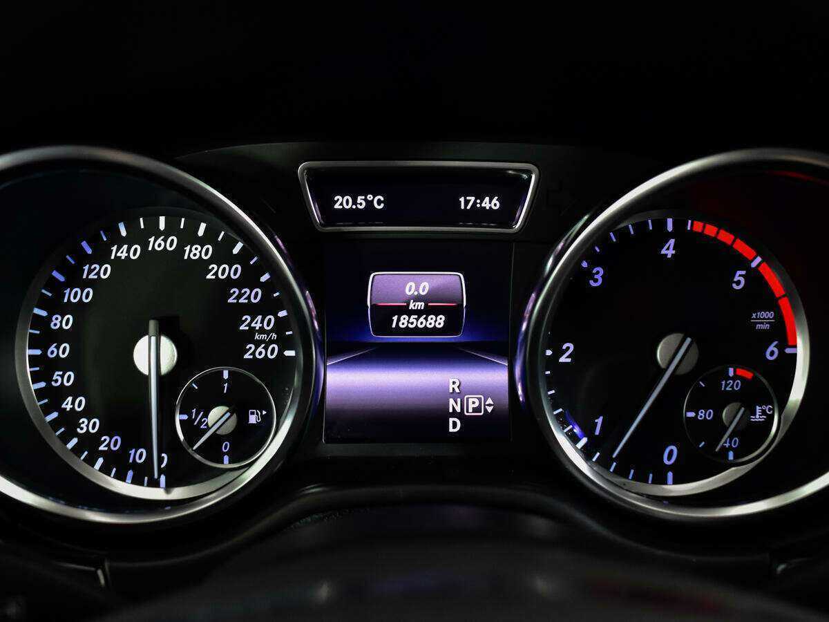 Купить Mercedes-Benz M-Класс с пробегом. Фото: #10