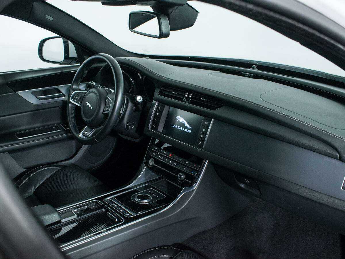 Купить Jaguar XF с пробегом. Фото: #8